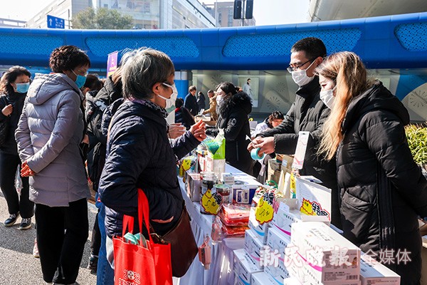 杨浦区开展第二十八届“蓝天下的至爱” 五角场街道2022“微光”慈善季启动