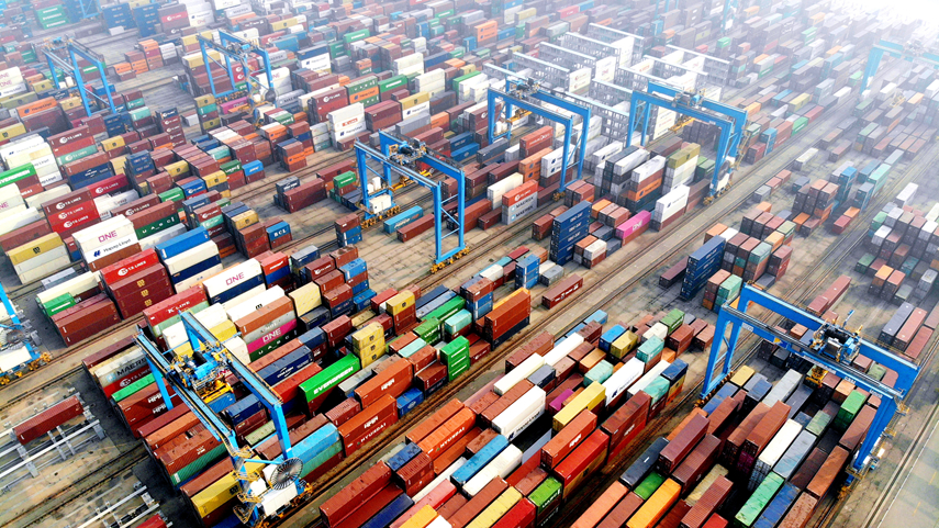“上海造”缓解国际物流“一箱难求” 助力外贸出口划出上扬线