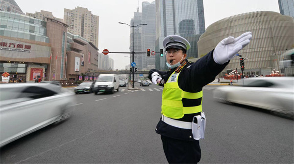 上海警方启动高等级勤务 确保春节期间社会平稳有序
