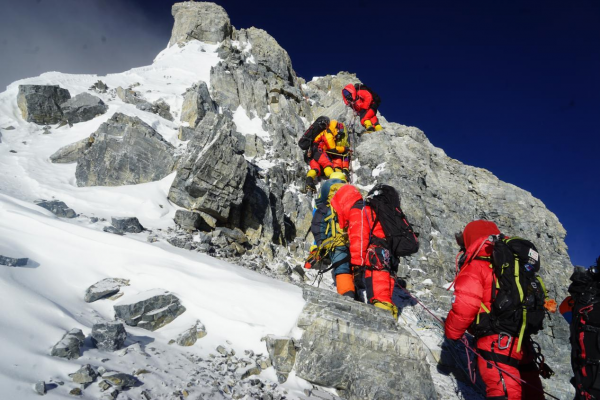 2022穆拉德新动力以爱和健康助力登顶珠峰8848.86米