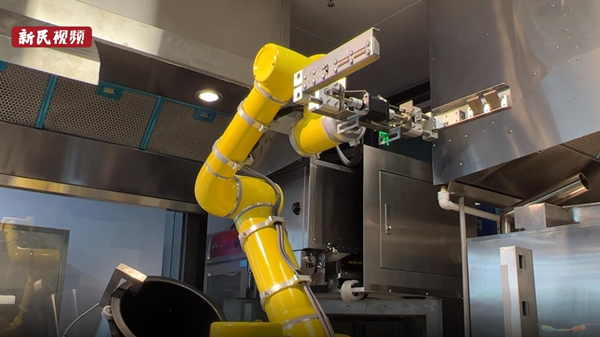 上海歆克勒 | AI食堂机器人掌勺! “煎、烤、蒸、煮”样样精通