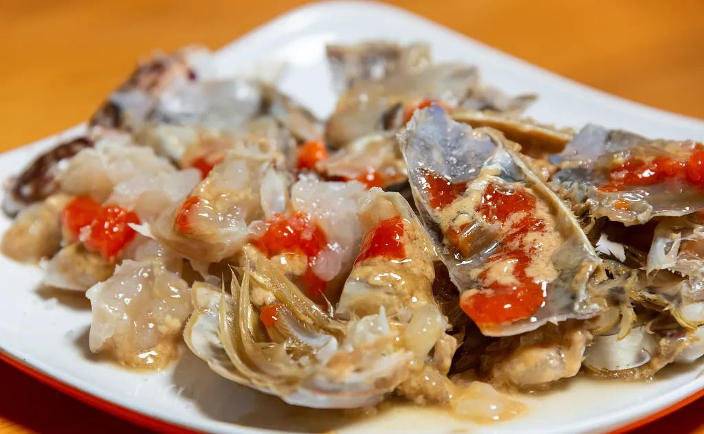上海人心心念念的梭子蟹来啦！鲜活肉肥！上市第一天被抢空，侬愿意花老价钿买伐？