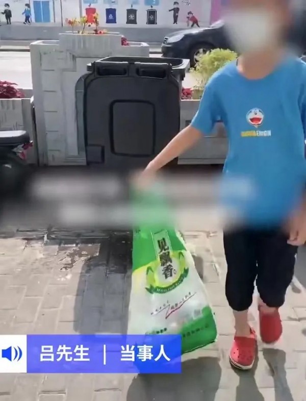 儿子不肯写作业，爸爸带他高温天到路边捡垃圾！上海人秒懂！