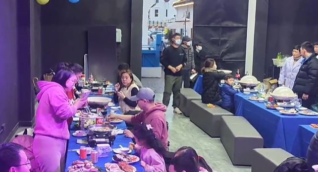 视频丨上海金山：长桌宴热热闹闹年味浓