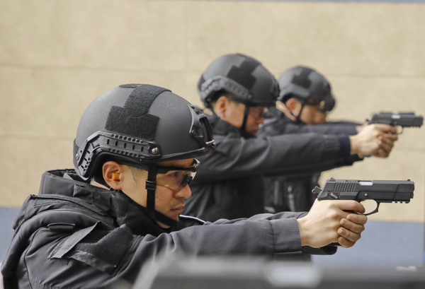 金山特警大练兵