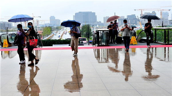 上海今天先晴后雨 最高气温27℃