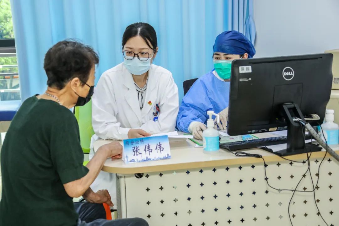 新华医院来奉义诊，市民在家门口就看上免费“市级专家号”_上海奉贤_新民网