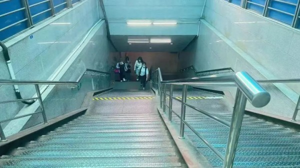 热到41℃！上海地铁“最恐怖”换乘通道！夏天“炎值”爆表！