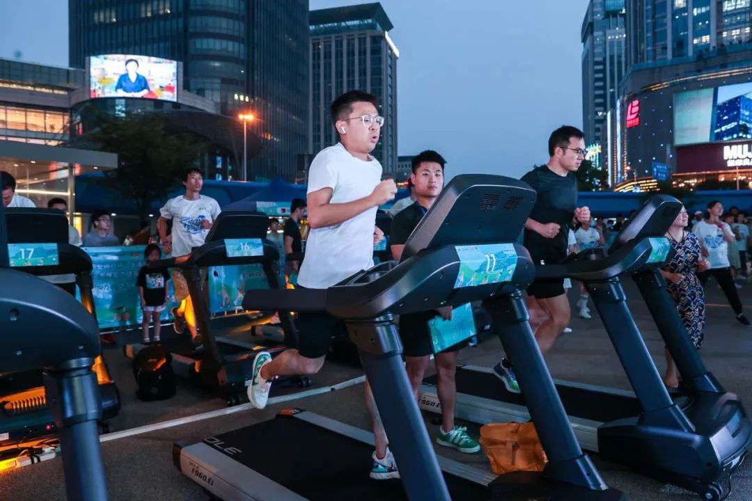 这个周末上海市民室八戒体育内健身嘉年光燃动五角场(图2)