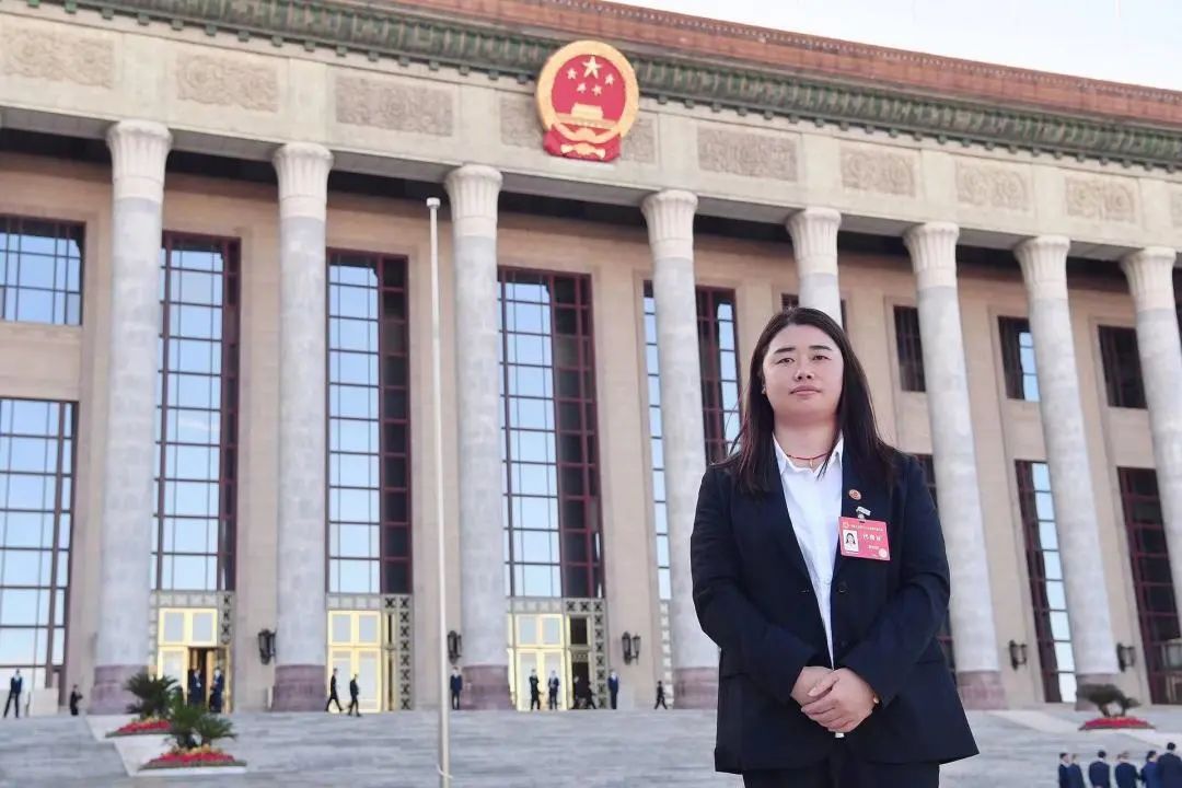 赴京参加中国工会十八大闵行的她激动地说……