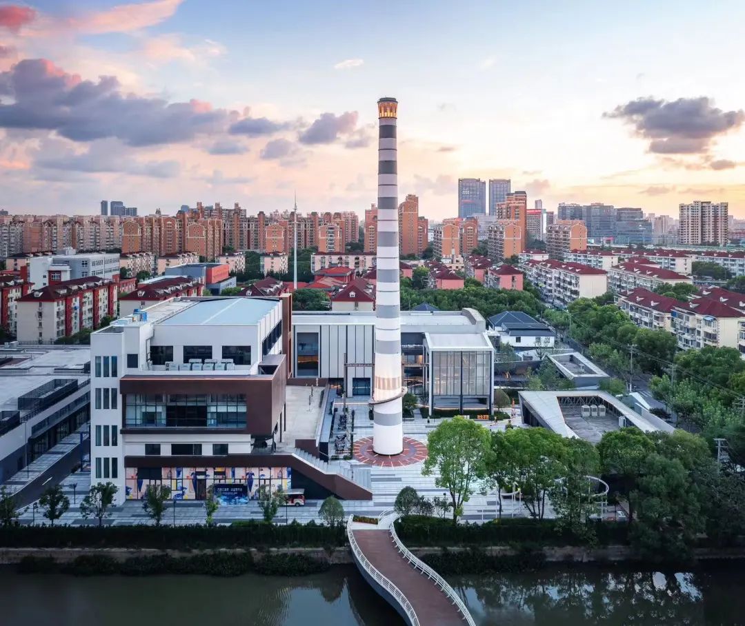 闵行这个城市综合体预计年底运营集办公、购物、住宅、公园绿地等为一体朗朗