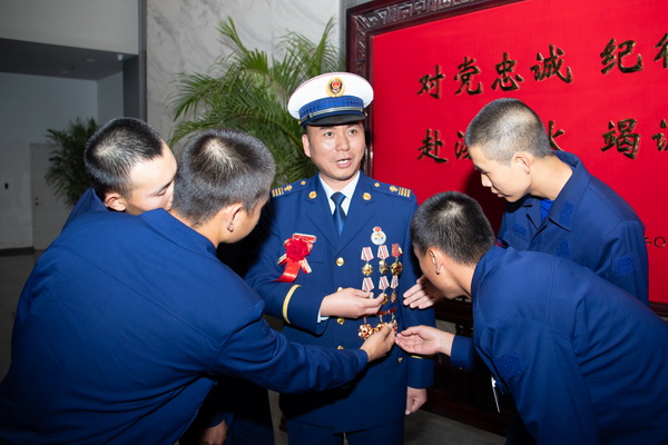 “兵王”是这样“炼”成的！ 上海市消防救援总队举行高级消防长事迹宣讲活动