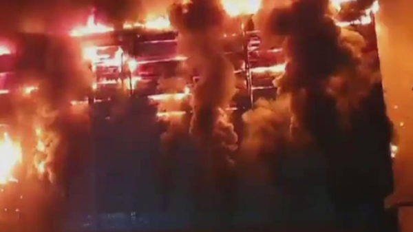 韩国庆尚北道一工厂发生火灾 造成两名救援人员死亡