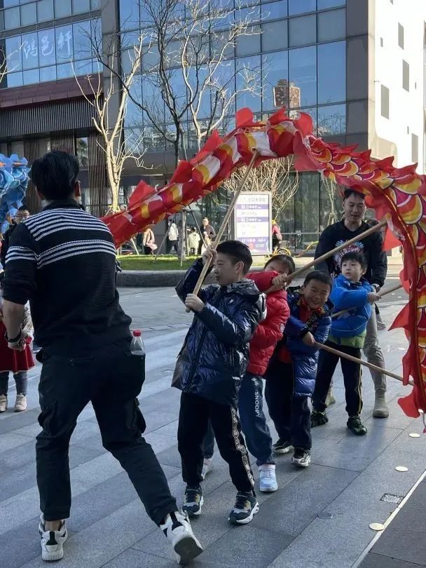 半岛·体育新春舞龙狮亲子家庭乐享年味之旅(图7)