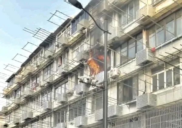 今晨上海一小区着火！南京30楼孕妇火灾中死里逃生，她做对了啥→
