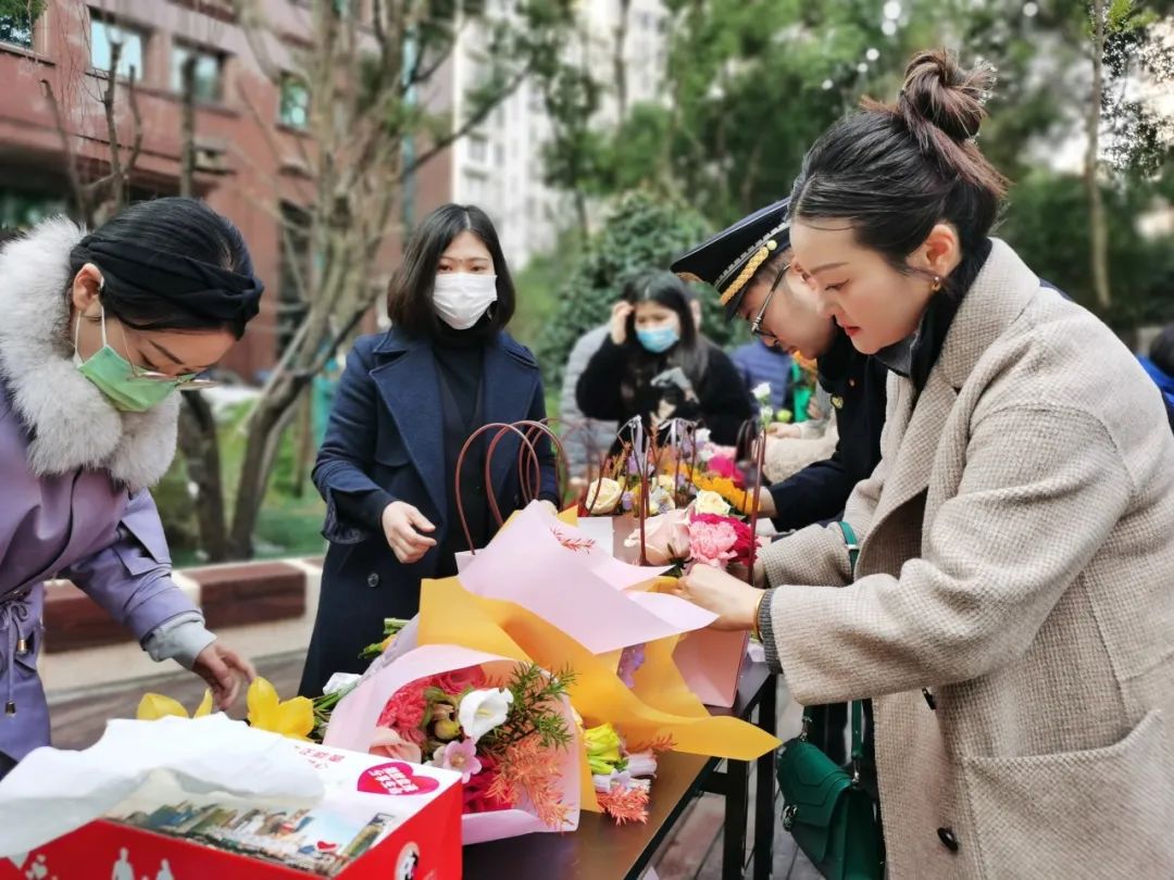 “遵义花完美电竞境”添新绿！天山路街道这个口袋公园真热闹(图4)