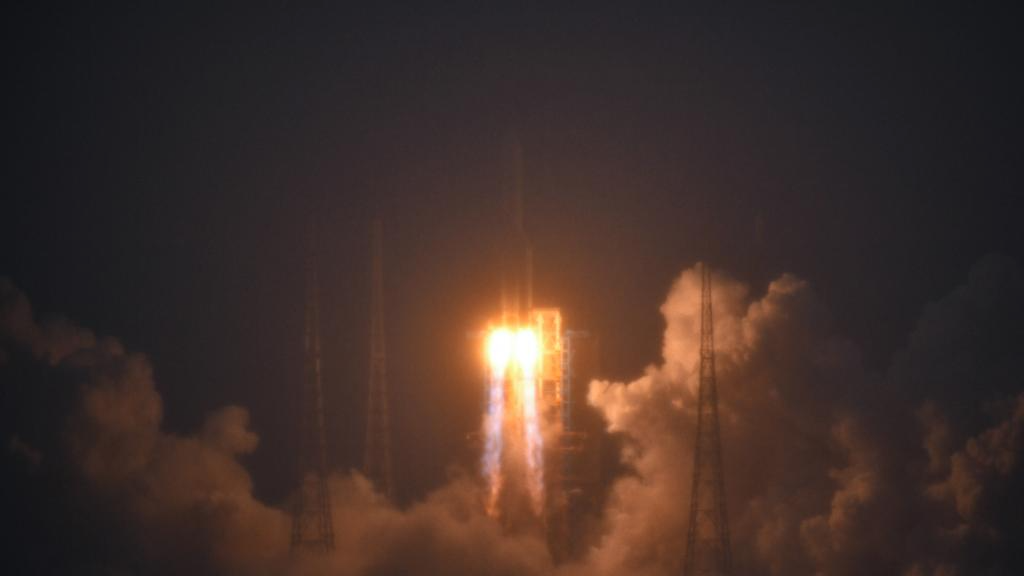 如何保证太空环境下仪器设备正常运行 上海科研人为嫦娥六号保驾护航