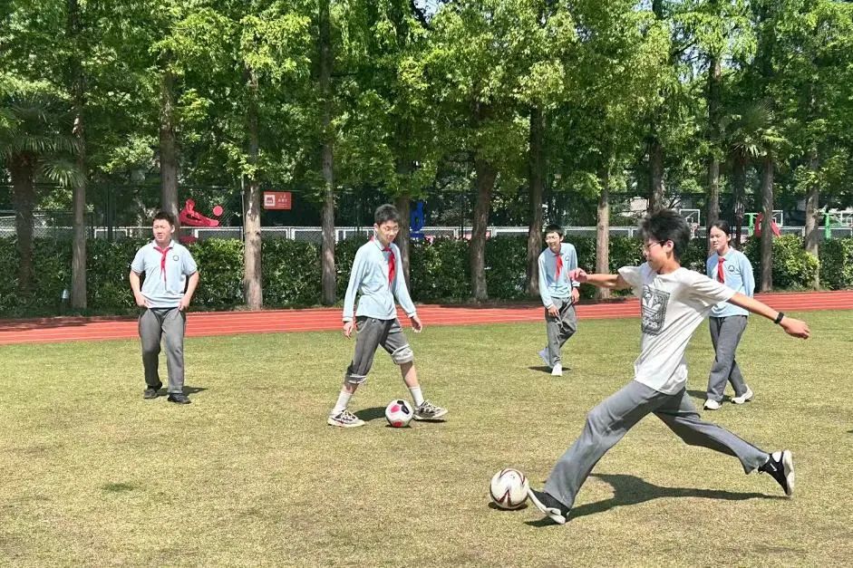 bandao.com前女足国脚浦玮走进杨浦校园激励学生们用拼搏书写最美青春(图4)