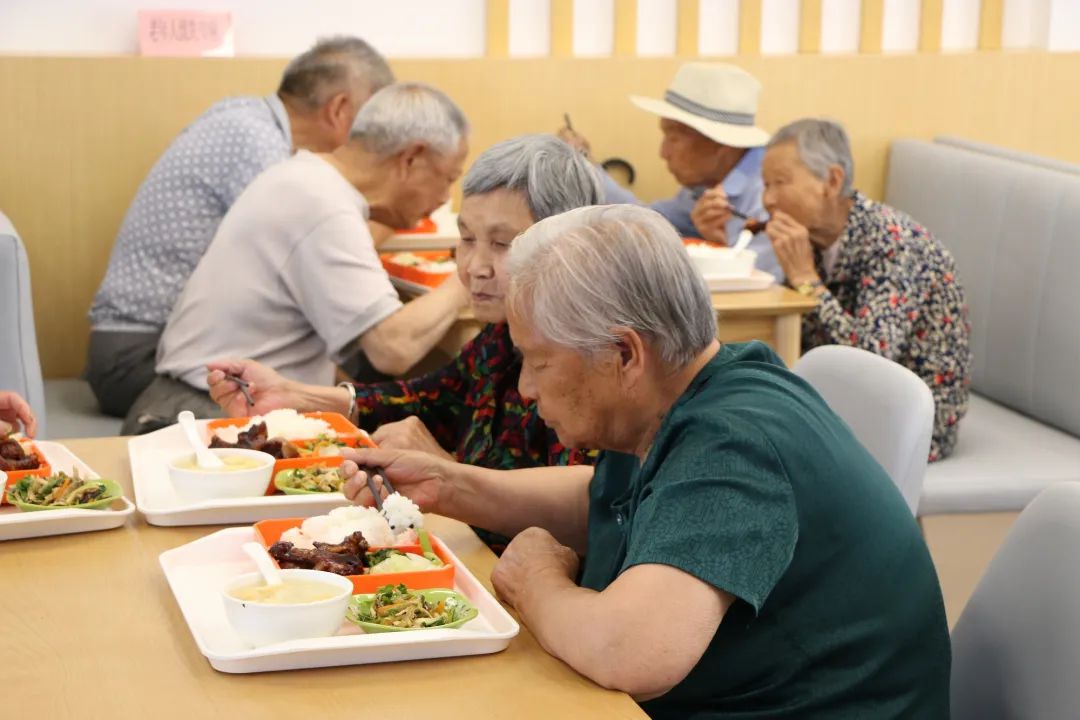 PG电子官方“季候菜单”上新！来嘉定这个餐厅看看伐→(图3)