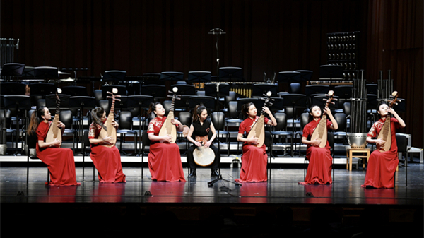 “青春之声·民族之音”新年主题音乐会昨晚在上音歌剧院举行