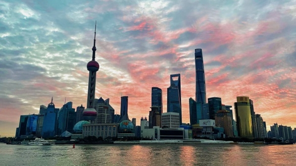 上海写字楼全年租金止跌回升 商务园区租赁需求再创新高