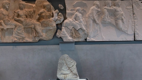 意大利归还雅典卫城“神之右脚” 希腊：大英博物馆能不能学学？