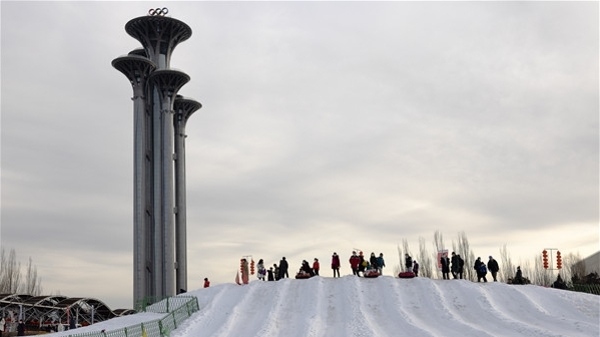 新冬奥·文艺范丨冬日暖阳下，这个奥运“核心区”有了三种颜色