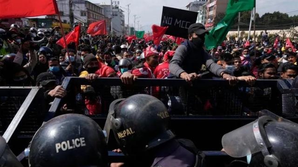 尼泊尔民众抗议美国“不平等协议”