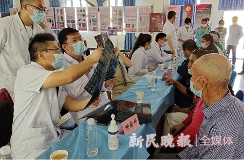 上海援疆叶城医疗队赴伯西热克乡开展义诊活动