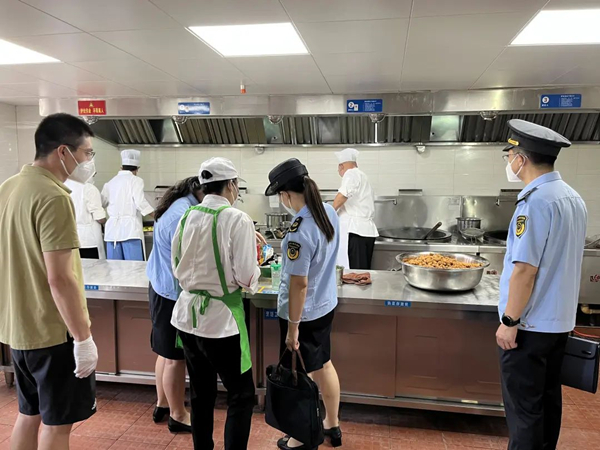 On the to start with working day of college, the District Industry Supervision Bureau escorted the foods basic safety of Fengxian pupils – Xinhua English.information.cn