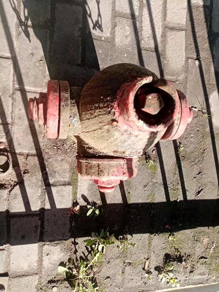 消防栓“灰头土脸”破旧严重 还能正常使用么？