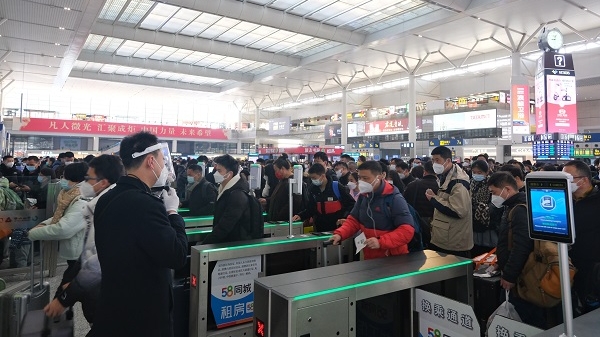 铁路上海站今迎今年春运客流最高峰，预计发送旅客47.5万人次