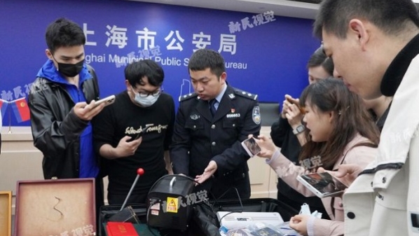 女主播买假身份证诱惑“榜一大哥”，上海警方全链条破获假证假牌案60余起