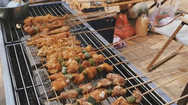 淄博烧烤带火“烧烤经济” 想撸串的“吃货”都在生鲜电商上买了什么？