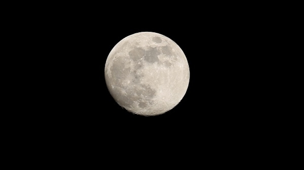 你知道吗，5日的半影月食和半月前的日全环食是对CP！最佳观测方式是延时摄影