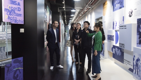 通过白玉兰国际音乐节探索艺术人才培养新模式，上海视觉艺术学院与虫虫音乐今天签约合作