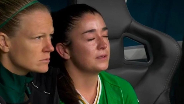 女足世界杯比赛首日，她的眼泪成了一道难忘风景