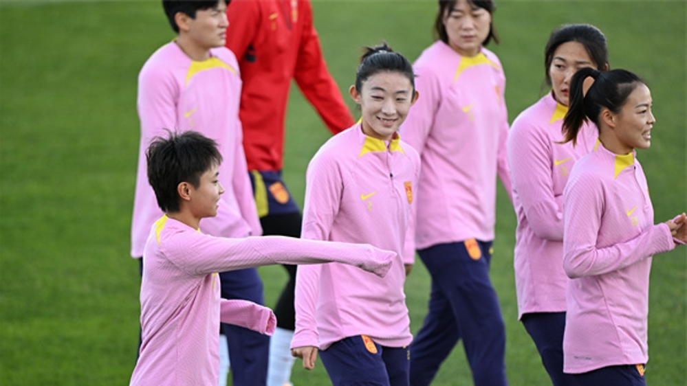 中国女足最后一次公开训练课：笑容多了  信心满了