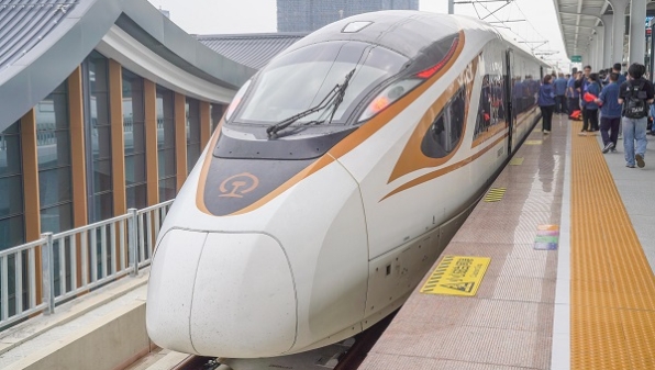 沪宁沿江高铁今天开通运营 本报记者体验首发列车：科技感十足，5G信号全覆盖不“断网”