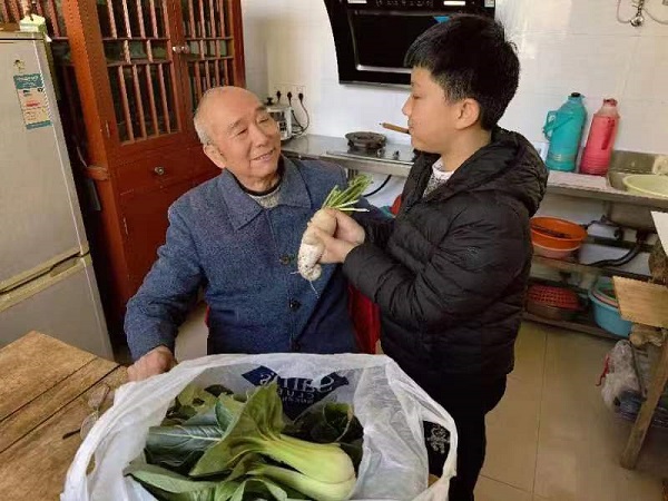 菜园里有完美电竞小幸福宝山罗泾镇共享志愿服务系列之共享菜园反响热烈(图2)