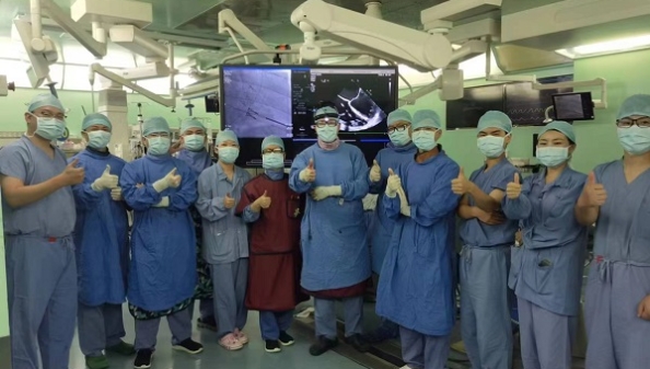 牛！中山医院心外科完成世界首例“一站式”原生三瓣膜介入手术