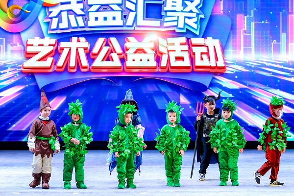 公益服务社为社区送去艺术汇演与图书置换项目