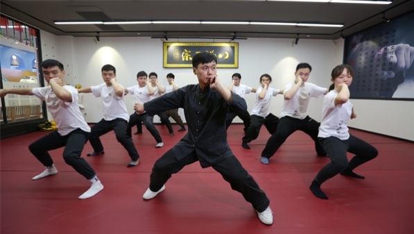 申动丨王家卫让张震练的八极拳，上海有个顶尖高手