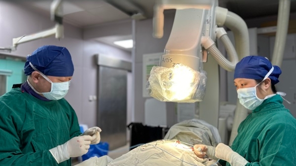 微创“补心”，上海专家创新技术一针封堵罕见动脉导管未闭