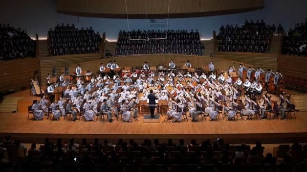“青春放歌”：2024上海学生新年音乐会举行