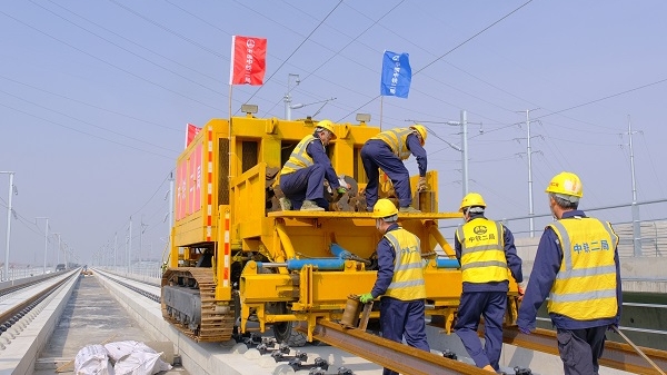 沪苏湖铁路开始全线铺轨 预计今年年底具备开通运营条件