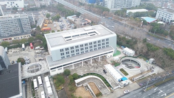 久事公交沪太枢纽站加盖大场镇社区服务中心项目完成