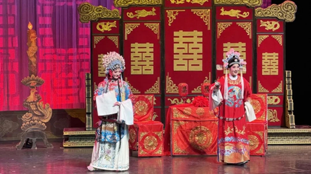 《红楼梦》谢幕出现“安可” 安徽省黄梅戏剧院来沪巡演反响热烈