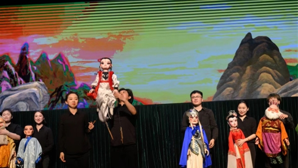 上海木偶剧团大型神话木偶剧《华山神童》亮相高雄，向台湾民众展现非遗魅力