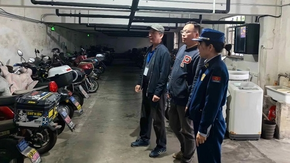 全市消防救援部门开展电动自行车安全治理攻坚行动
